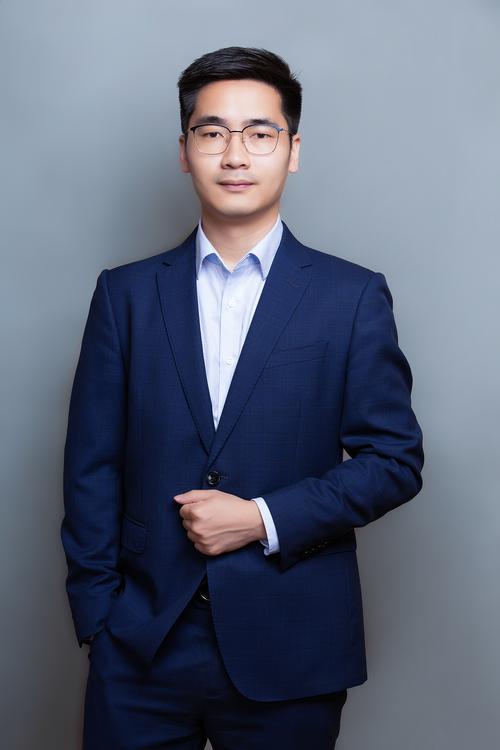 刘勉洪 艺术总监 & 首席设计师